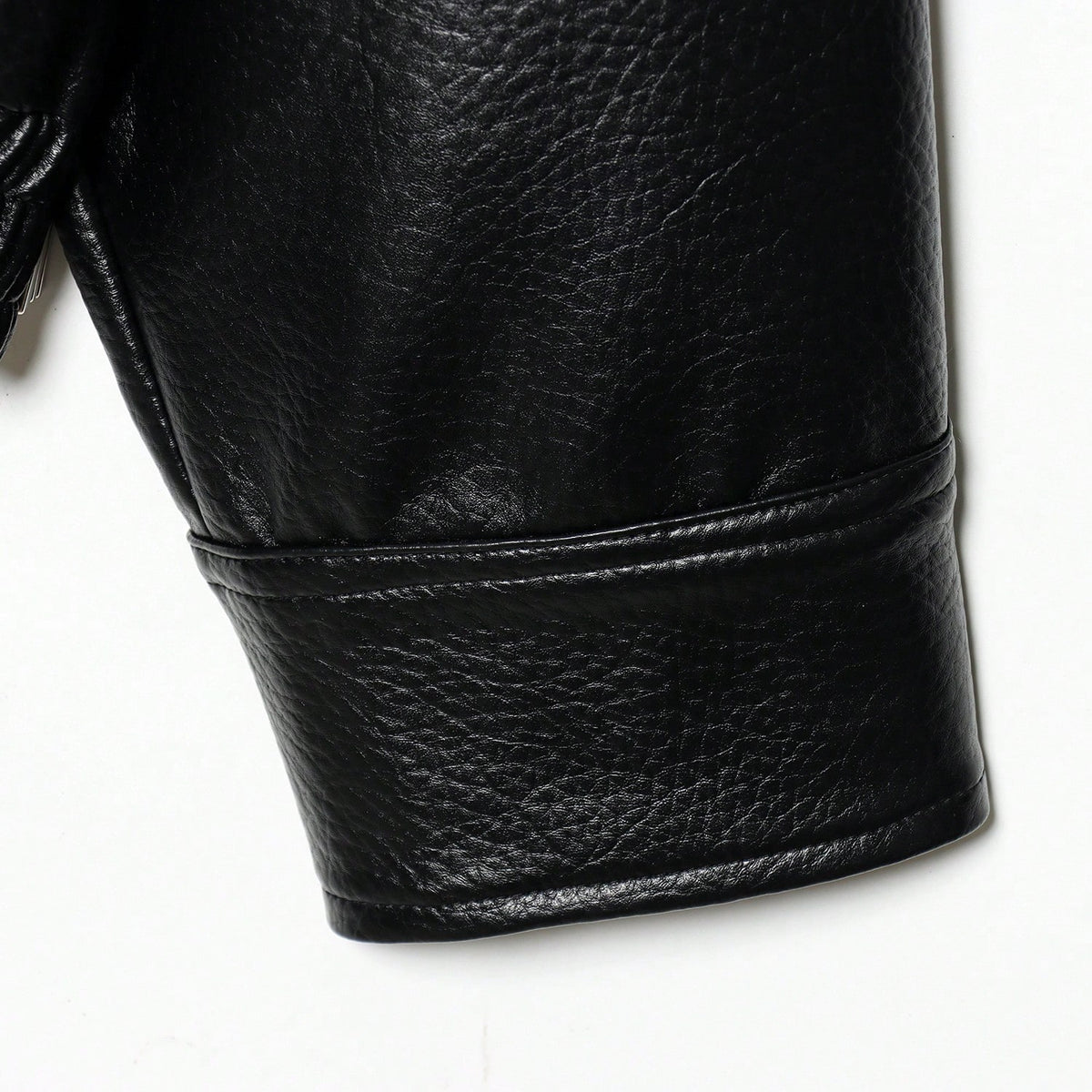 Jaqueta Feminina Camellia Oversized de Corte Solto, Nova para Outono/Inverno, Estilo Europeu e Americano, Casaco Minimalista Versátil Premium em Couro Sintético para Outono - Preto