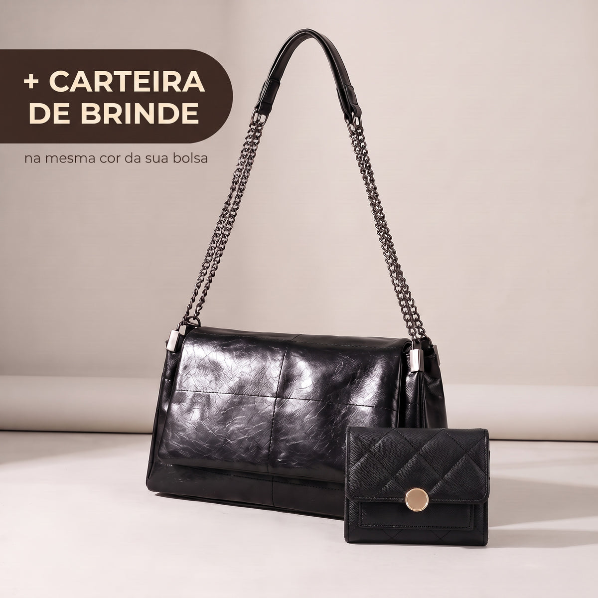 Bolsa preta com carteira de brinde na mesma cor