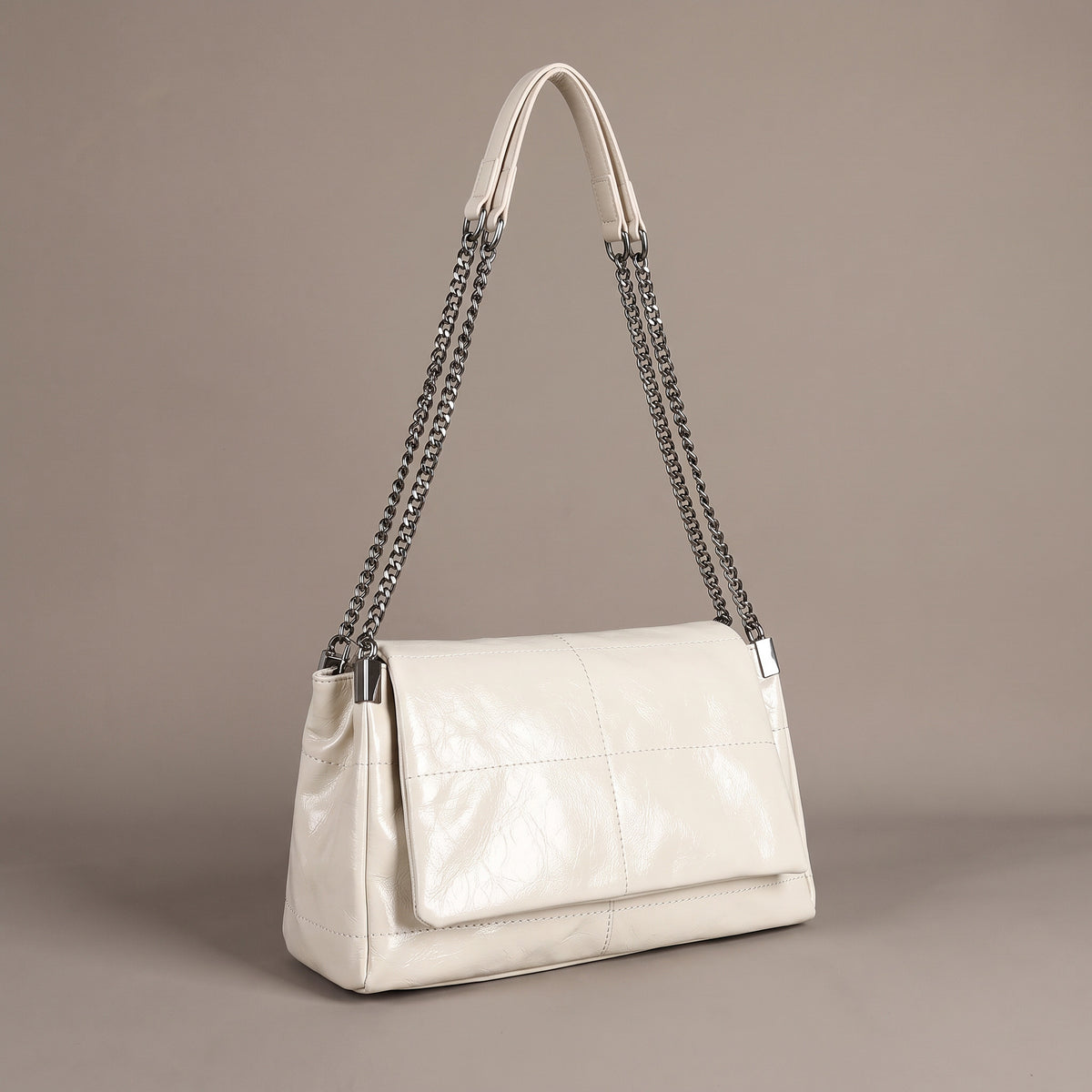 Bolsa Transversal Feminina de Couro com Corrente + Carteira de Brinde