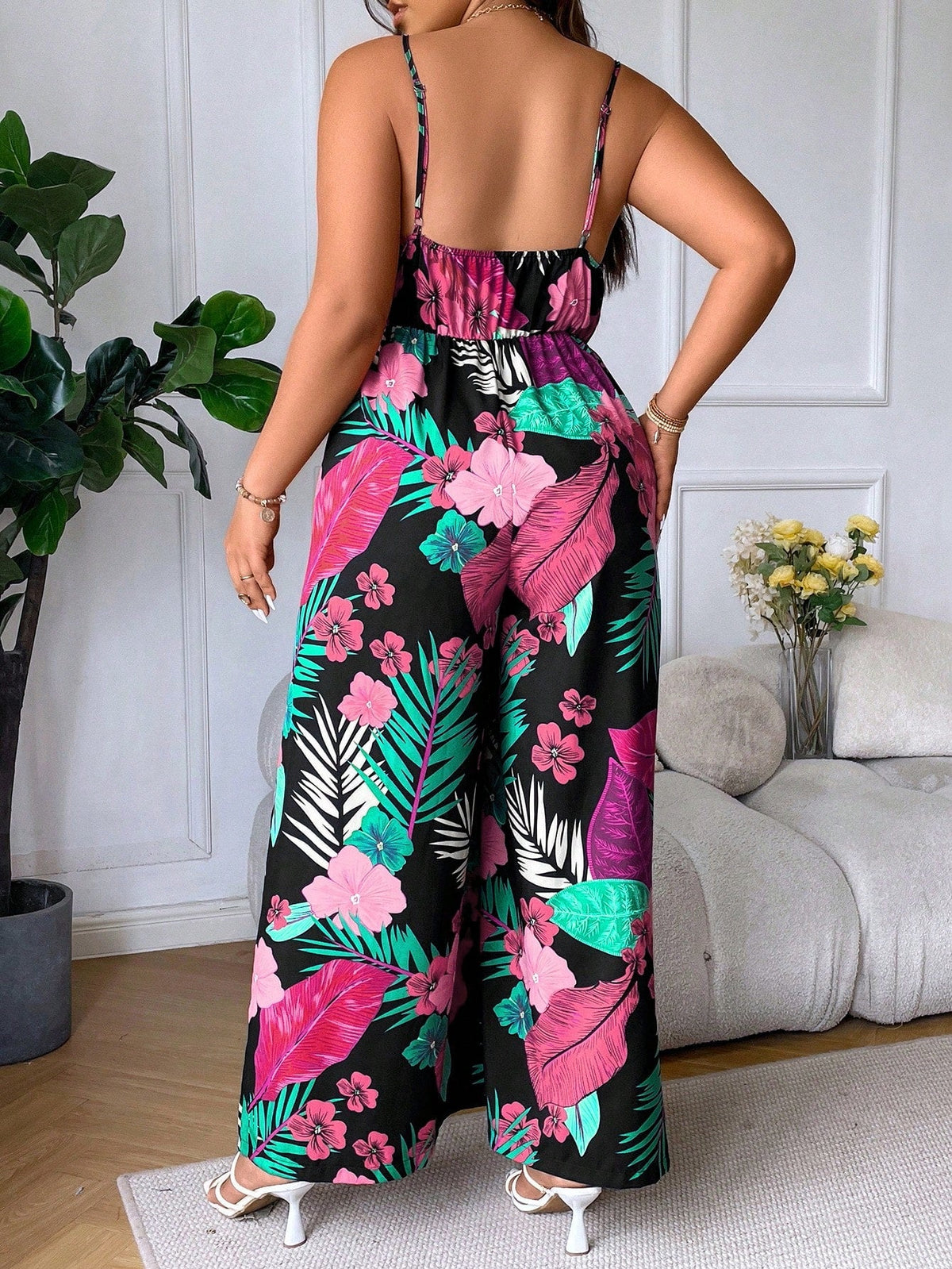 Macacão Plus Size Floral Alinne